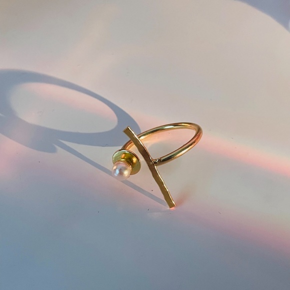 "Artistry in gold and pearls, a designer ring that exudes elegance from Rang - Picture 3 of 3